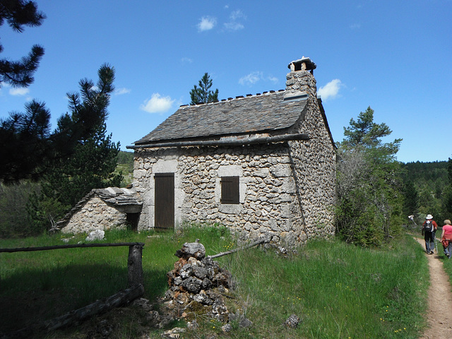 LOZERE Village et fermes (35)