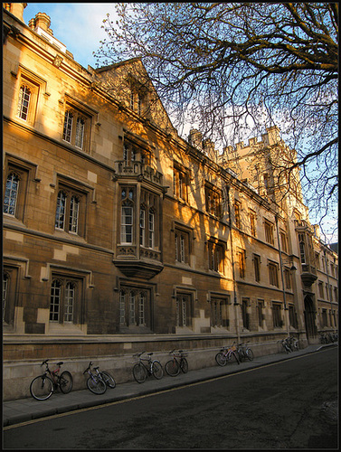 Turl Street college walls