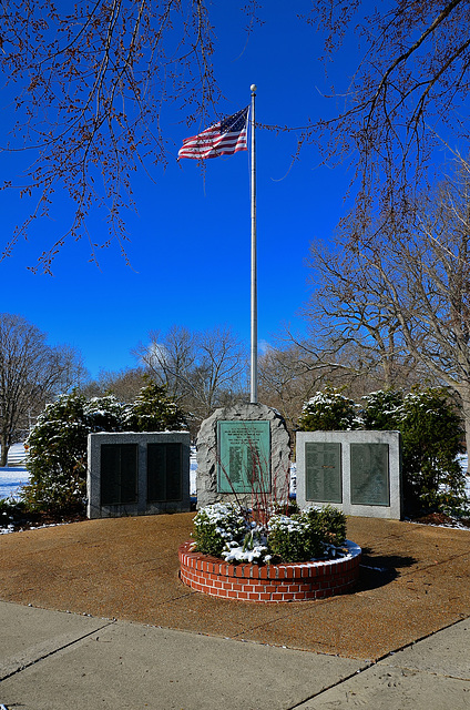 War Memorial in Lake Bluff, IL
