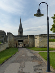 Vue sur l'Église du Château (2) - 23 Avril 2014