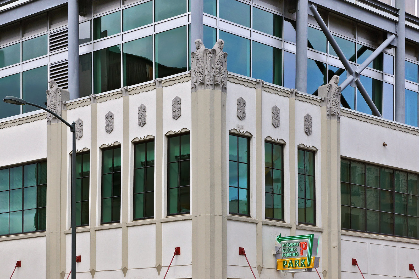 Brewery Blocks Parking Garage – West Burnside at N.W. 13th Avenue, Portland, Oregon