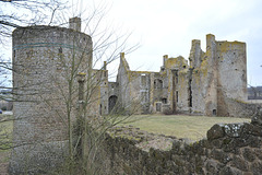 Cour du Château du Bois-Thibault