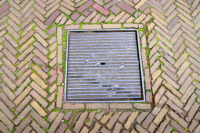 Manhole cover of W.W. van der Vet