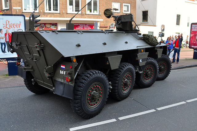 Military History Day 2014 – 1966 DAF YP408 turning a corner