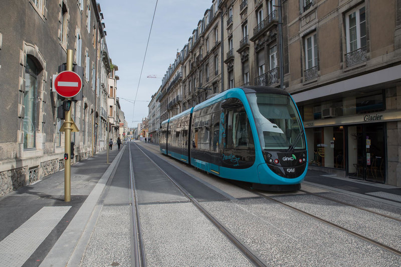 BESANCON: Essai du Tram avenue Fontaine Argent 04.