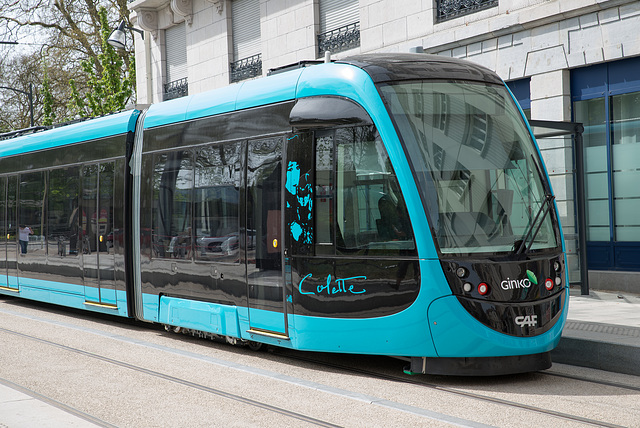 BESANCON: Essai du Tram avenue Carnot 08.