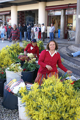 Funchal. Mercado dos Lavradores. Traditionell Blumenfrauen. ©UdoSm