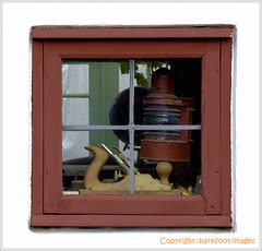 carpenter's workshop - werkstattfenster in gudhjem
