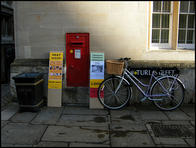 Turl Street post box