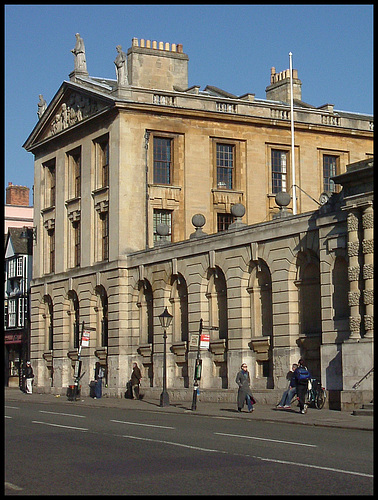 old Queen's Lane bus stops