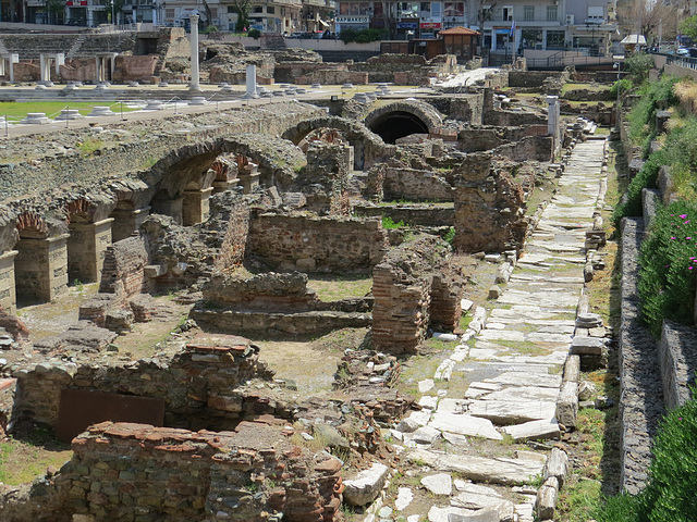 Forum de Thessalonique : cryptoportiques, 3