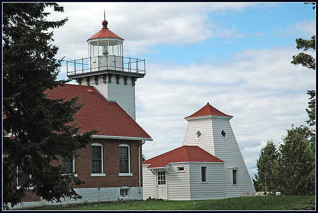 Sherwood Point Light