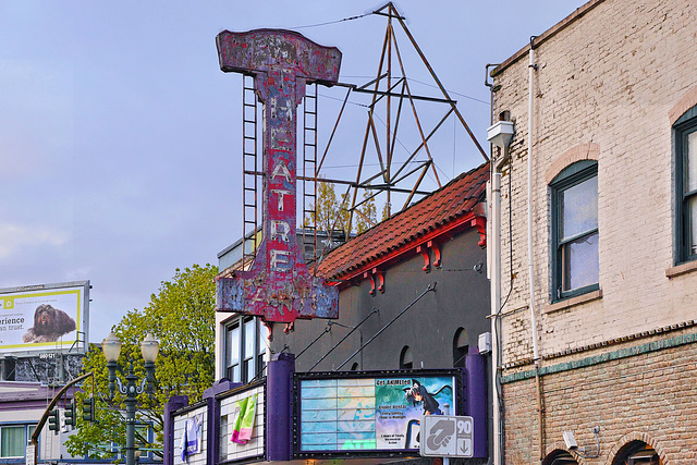 The Paris Theatre – S.W. 3rd Avenue at West Burnside, Portland, Oregon
