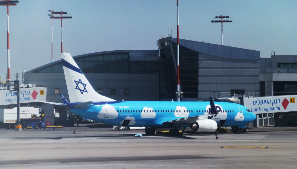 4X-EKU at TLV - 14 May 2014