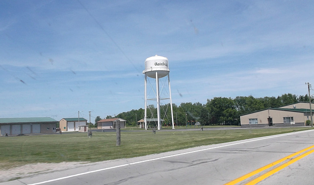 Water tower / Château d'eau à la indiana.