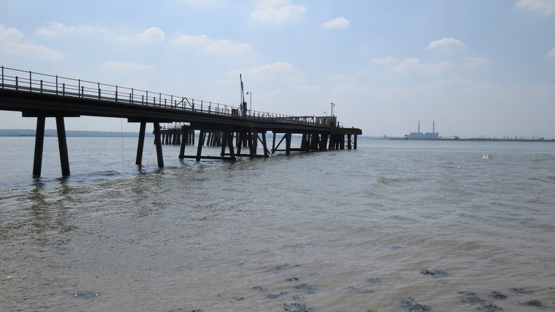 cliffe pier on the thames, kent