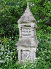 abney park cemetery, stoke newington, london.john spreat's tomb of c. 1865 was designed by waterhouse and carved by farmer and brindley, one of few architect designed tombs in this non-conformist cemetery