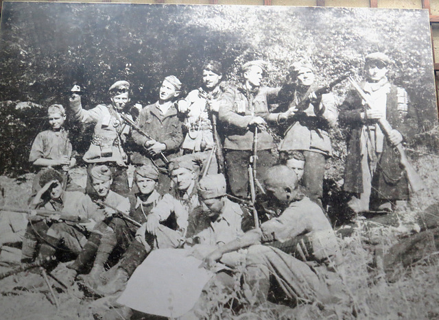 Troupes de partisans de la 2e Guerre Mondiale.