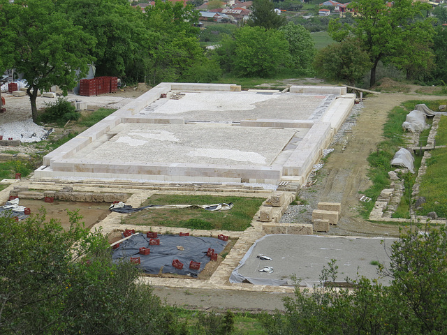 Palais d'Aigai : en travaux, 3