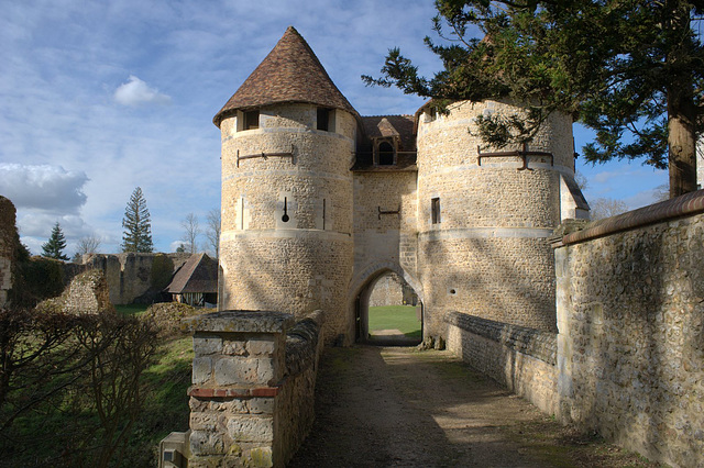 Porte du château d'Harcourt