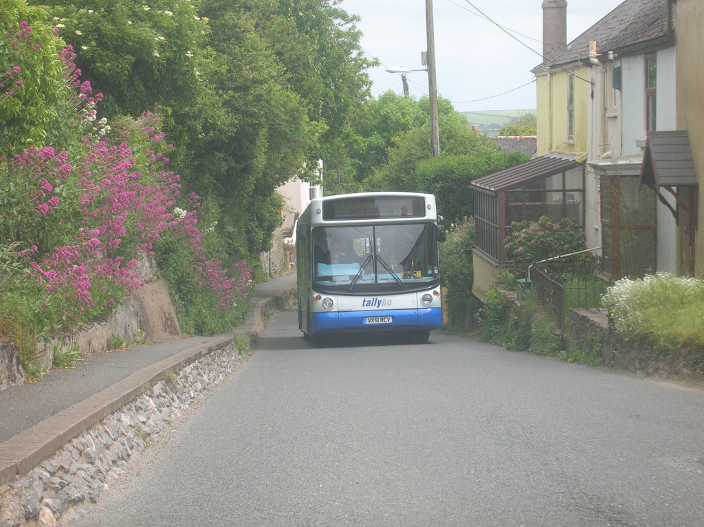 DSCN1300 Tally Ho Coaches VX51 RCV