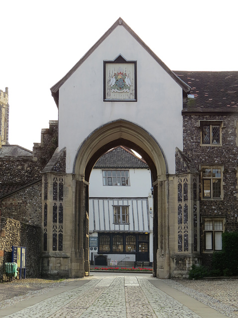 norwich cathedral erpingham gate