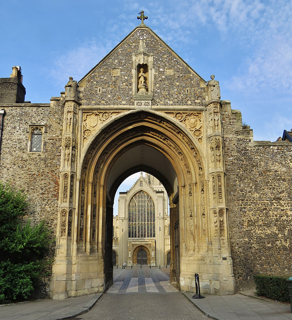 norwich cathedral erpingham gate