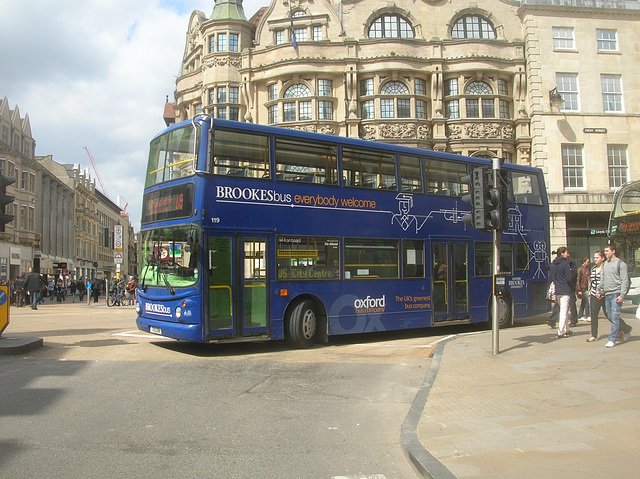 DSCN0514 Oxford Bus Company (Go-Ahead) T119 DBW
