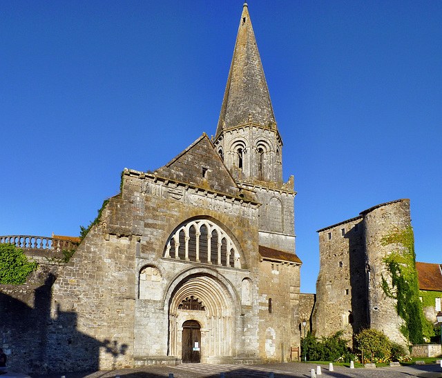 Montmorillon  Saint-Larent-and-Saint-Vincent