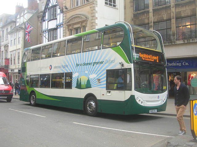 Stagecoach in Oxfordshire 12018 (OU10 GHJ) in Oxford - 30 Apr 2013 (DSCN0448)