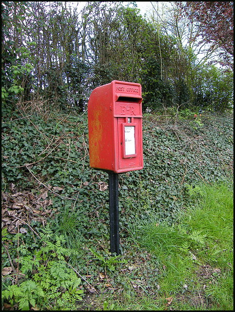 Chiselhampton post box