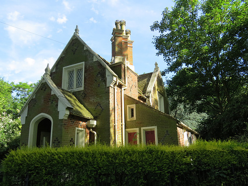 lodge, victoria park, london