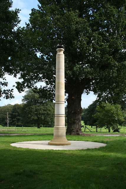 018 Hovercraft monument, junction of The Street and Blundeston Road