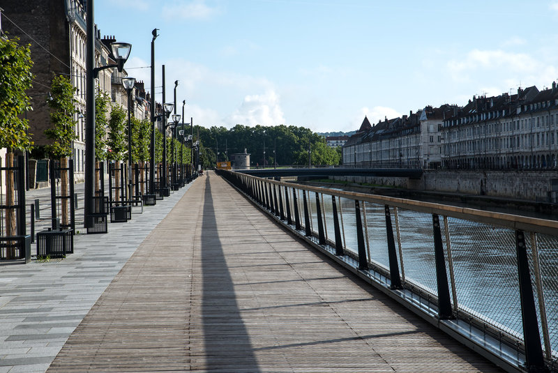 BESANCON:Quai Veil Picard. 03