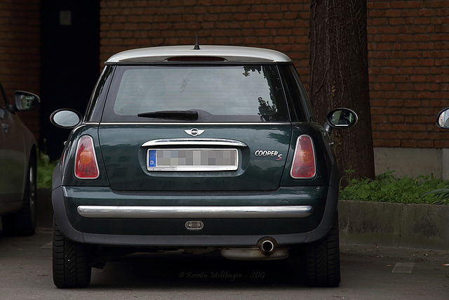 Mini auf dem Parkplatz