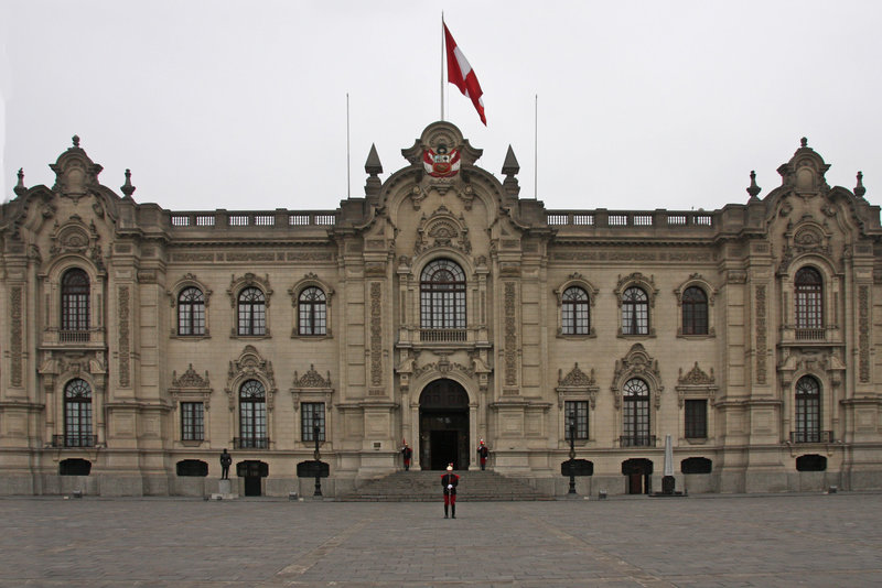 Guarding the Palacio