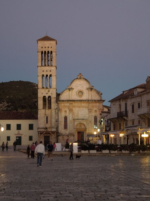 Saint Stephen's Cathedral, early evening