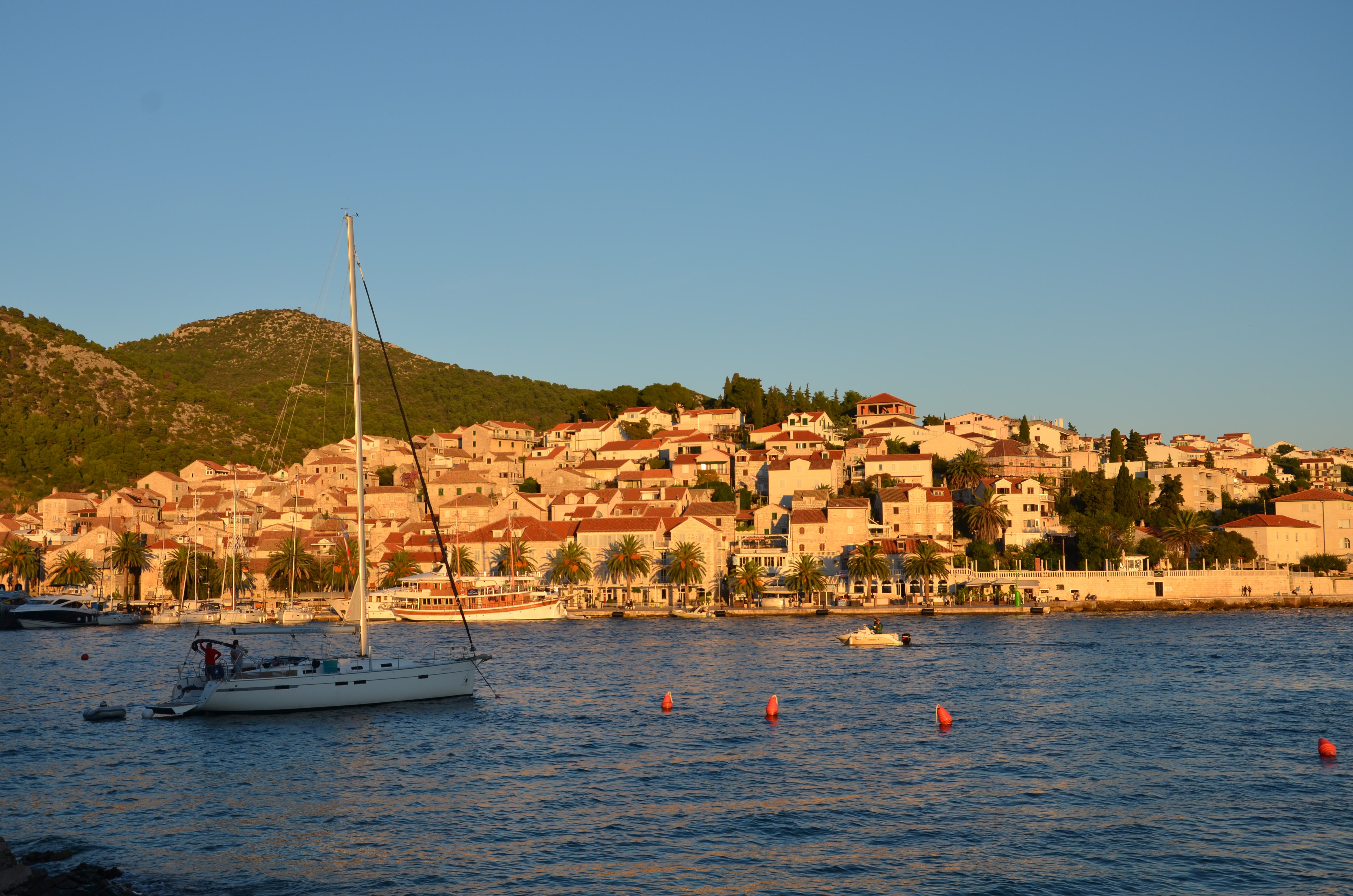 the source of all those nice orange/gold highlights in the sea