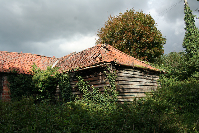 084 Barn complex to the south of The Duke's Head, south elevation, Marsh Lane