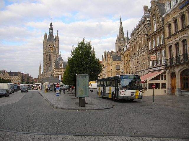 DSCN0926 De Lijn 2628 (ABB 165) in Ieper - 1 Sep 2007