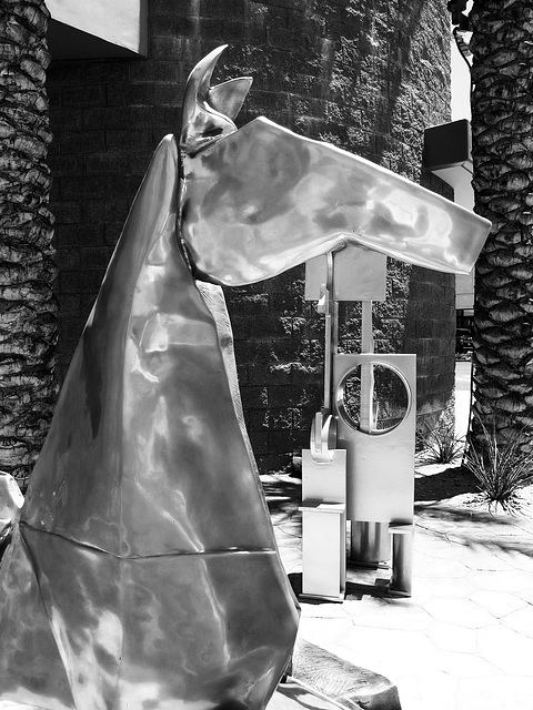 Sculpture along El Paseo (0173)