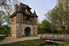 Porterie du Château de Crèvecoeur-en-Auge