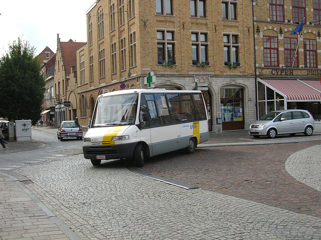 DSCN0952 De Lijn 4031 (O.786.P) in Ieper - 1 Sep 2007 DSCN0952 De Lijn 4031 (O.786.P) in Ieper - 1 Sep 2007