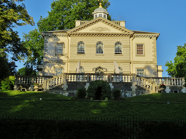 canal side villas, regent's park, london