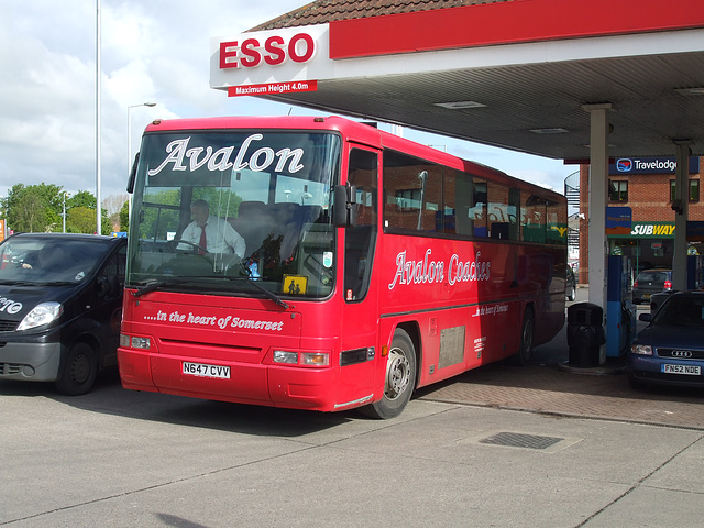 DSCF5043 Avalon Coaches N647 CVV in Glastonbury - 13 May 2014