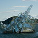 Sculptrure flottante, "She Lie" dans le fjord d'Oslo (D'après Caspar David Fridrich, La mer de glace)