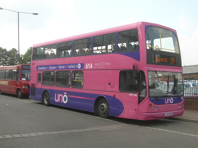 DSCN5832  Unō (University of Hertfordshire) YJ53 VBO on loan to Stephensons of Essex in Bury St. Edmunds - 11 Jun 2011