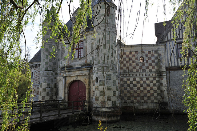 Entrée du château de St-Germain-de-Livet