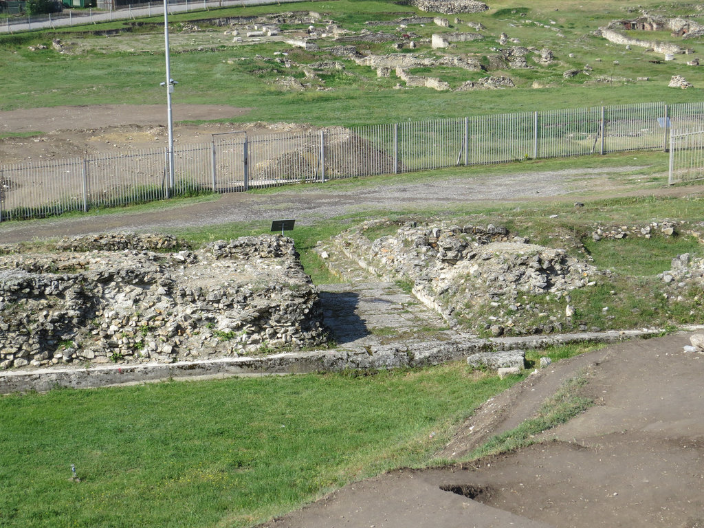 Scupi : théâtre. La scène.