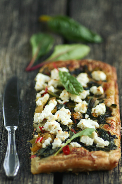 Lehtpeedi-fetajuustupirukas / Swiss chard and feta pie